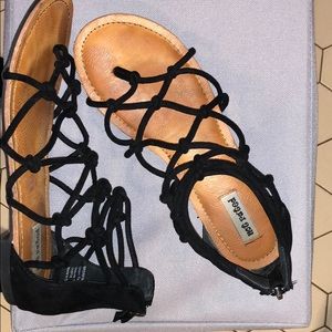 Super cute strappy sandals! size 7